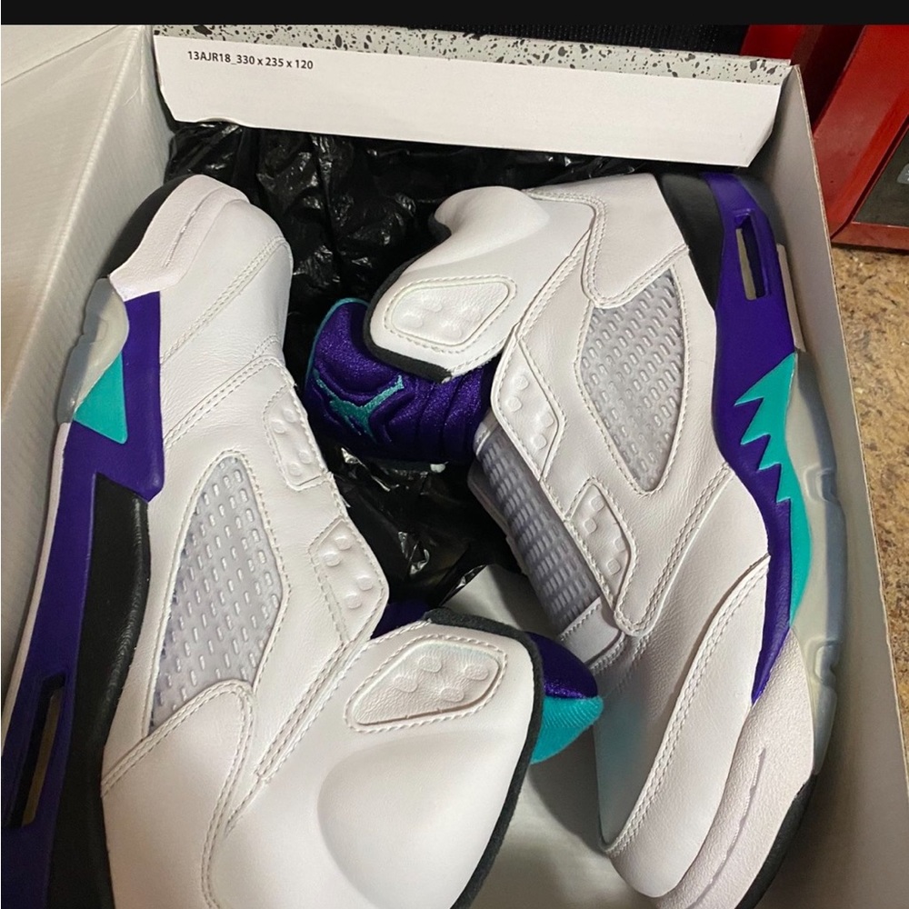 Dead stock Limited Edition Retro Jordan 5 Fresh Prince of Bel-Air OG